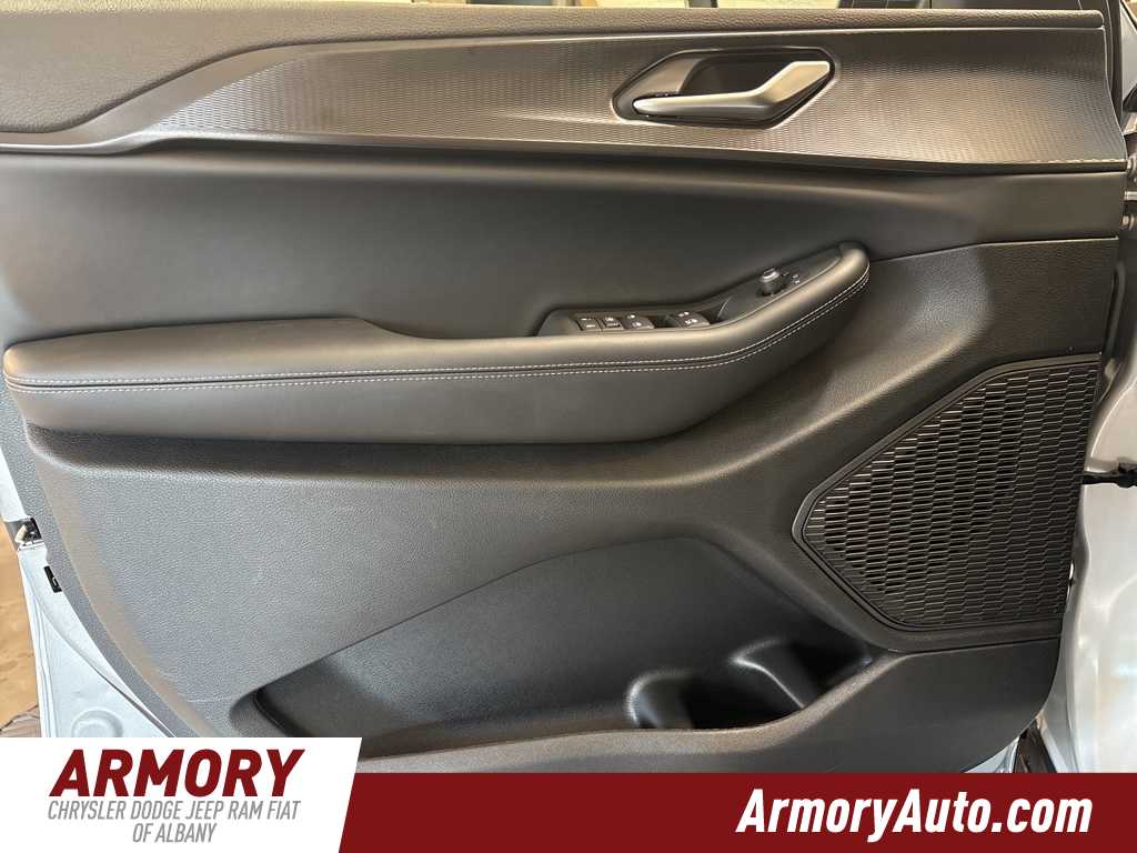 Thumbnail: 2025 Jeep Grand Cherokee - 7