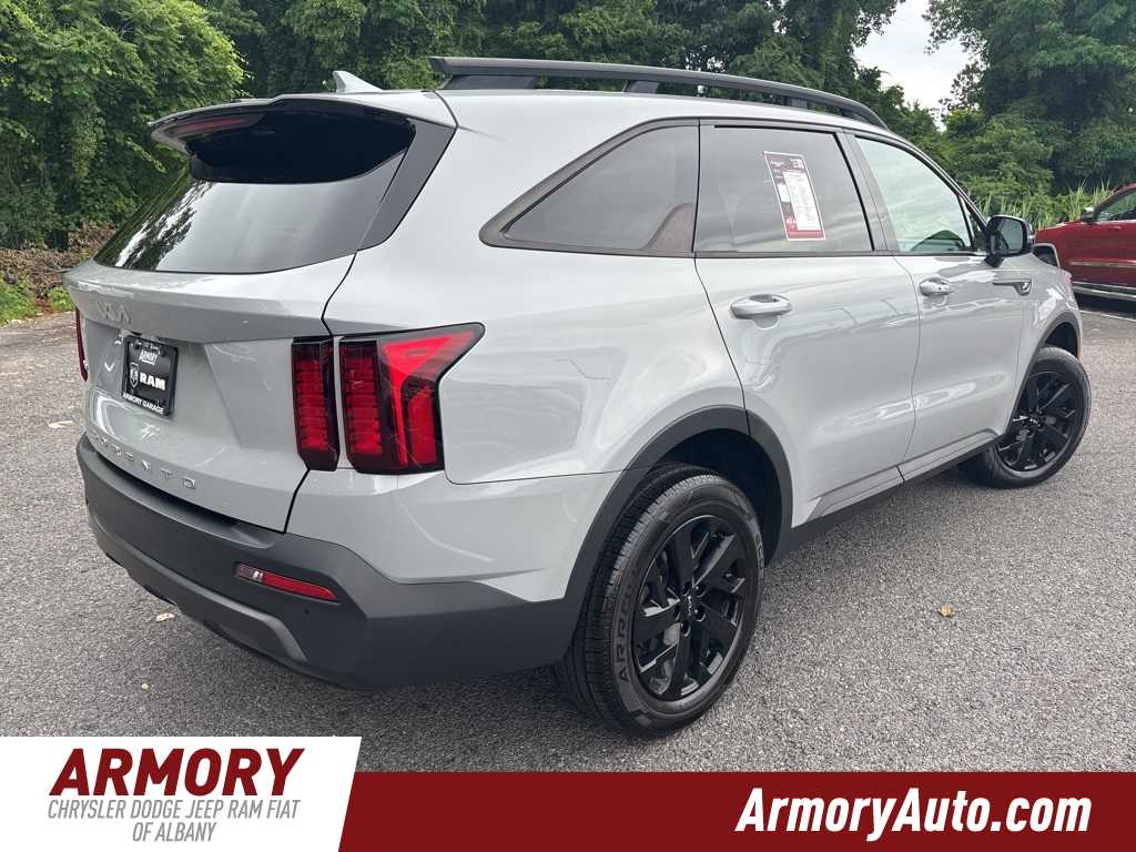 Thumbnail: 2022 Kia Sorento - 4