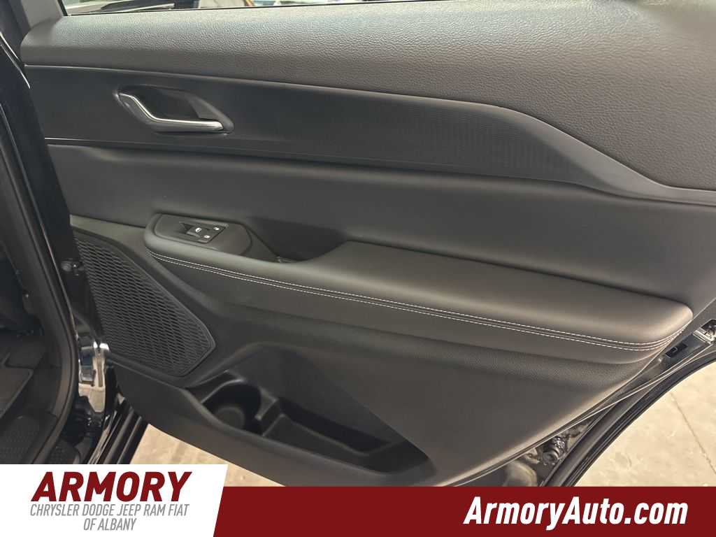 Thumbnail: 2025 Jeep Grand Cherokee L - 31