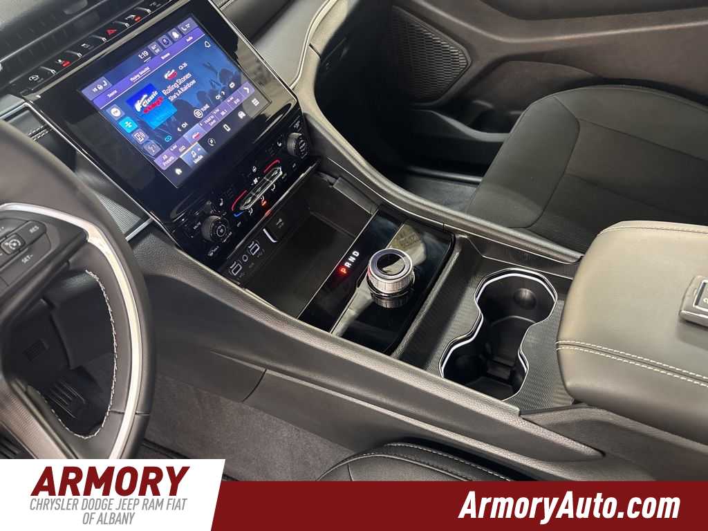 Thumbnail: 2026 Jeep Grand Cherokee - 16