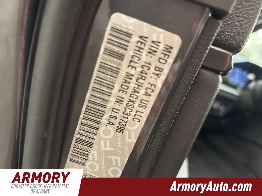 Thumbnail: 2025 Jeep Grand Cherokee - 40