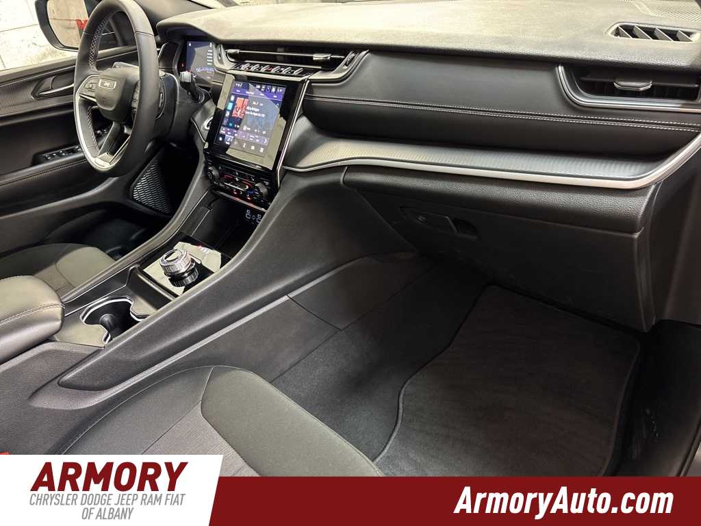 Thumbnail: 2025 Jeep Grand Cherokee - 38