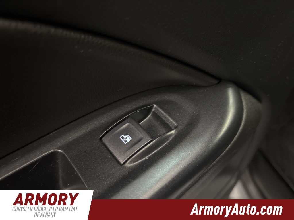 Thumbnail: 2022 Chevrolet Colorado - 23