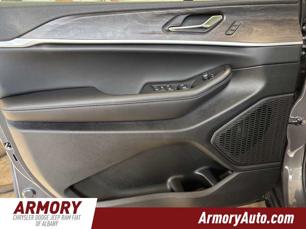 Thumbnail: 2025 Jeep Grand Cherokee - 7