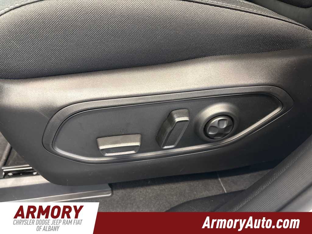 Thumbnail: 2025 Jeep Grand Cherokee - 12