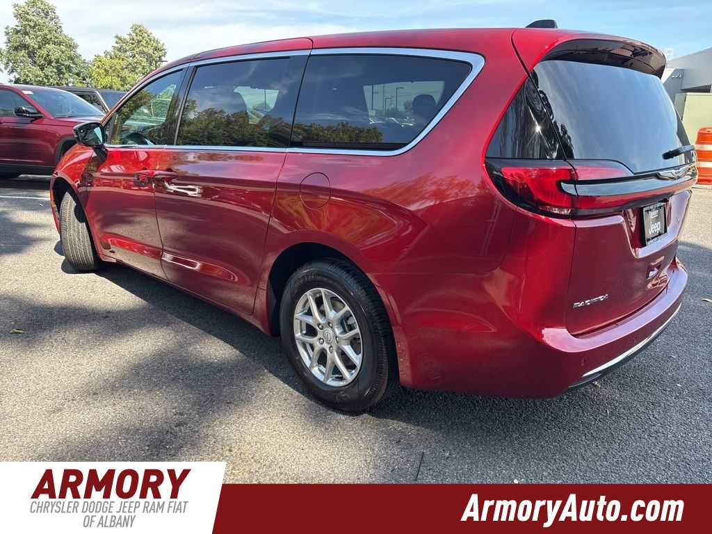 Thumbnail: 2026 Chrysler Pacifica - 6