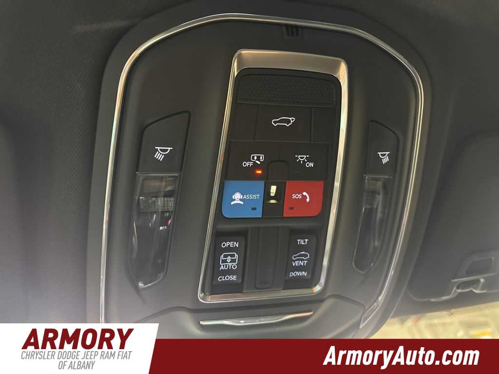 Thumbnail: 2025 Jeep Grand Cherokee - 25