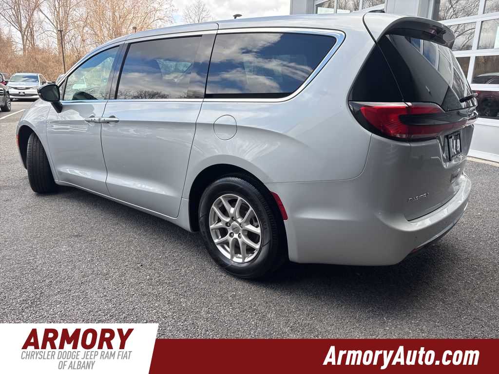 Thumbnail: 2024 Chrysler Pacifica - 6