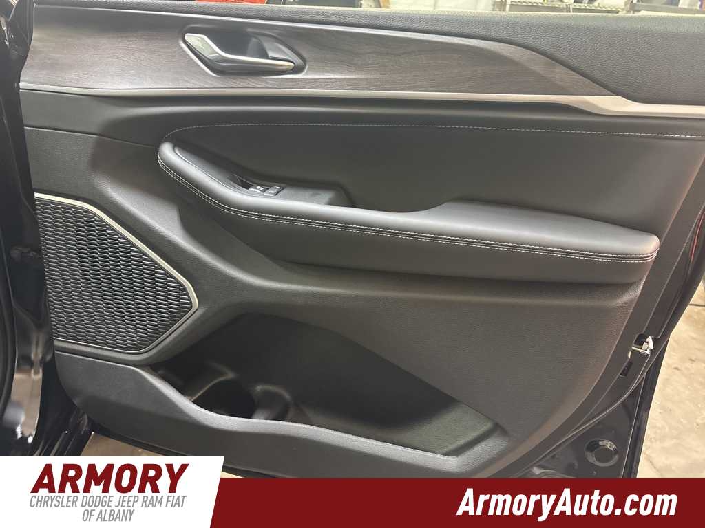 Thumbnail: 2026 Jeep Grand Cherokee - 42