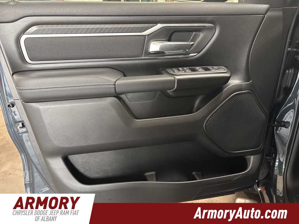 Thumbnail: 2026 RAM 1500 - 7