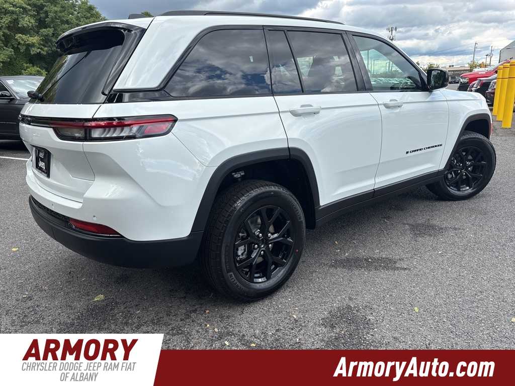 Thumbnail: 2025 Jeep Grand Cherokee - 4