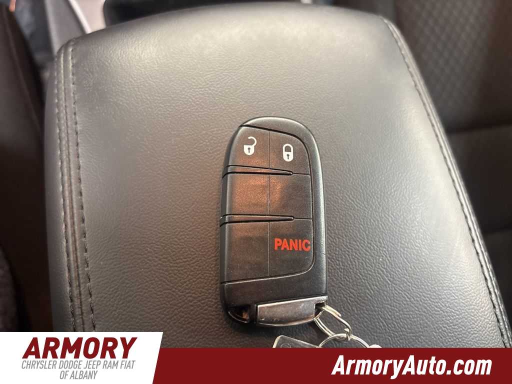 Thumbnail: 2020 Jeep Grand Cherokee - 17