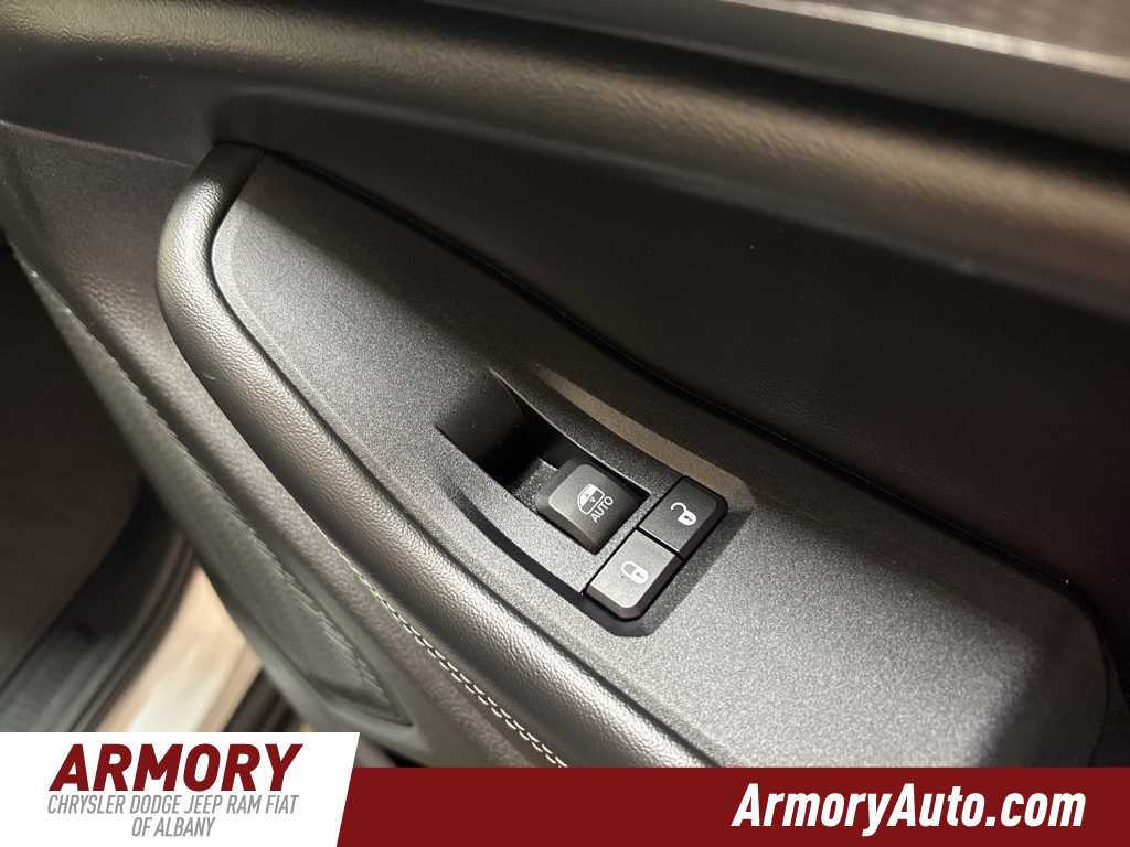 Thumbnail: 2023 Jeep Grand Cherokee - 36