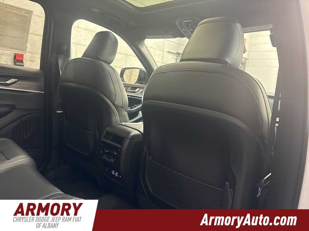 Thumbnail: 2025 Jeep Grand Cherokee - 36