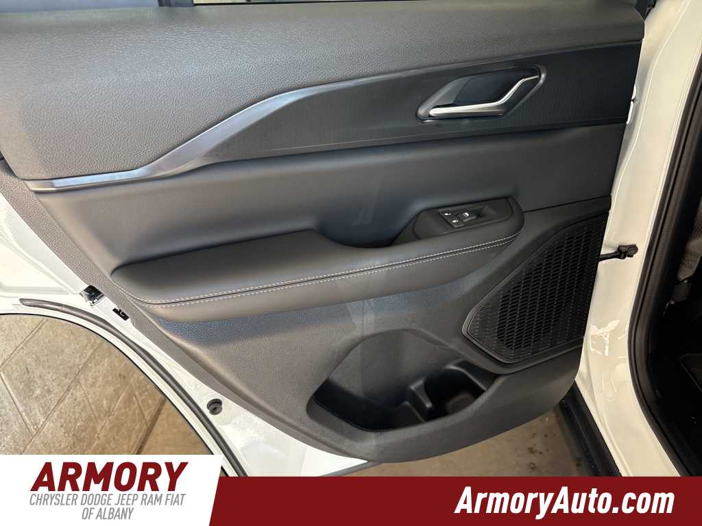 Thumbnail: 2025 Jeep Grand Cherokee - 22