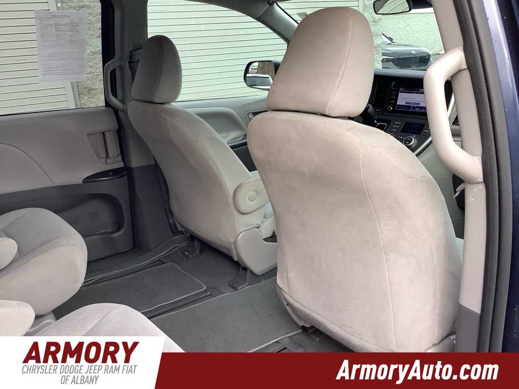 Thumbnail: 2020 Toyota Sienna - 30