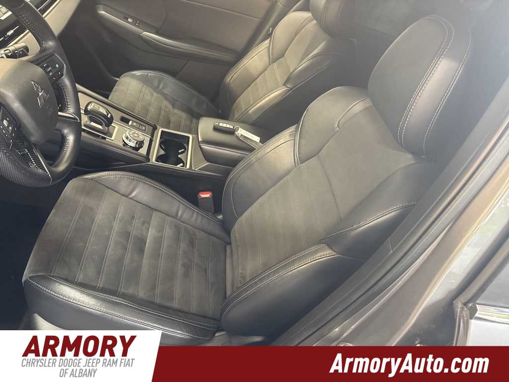 Thumbnail: 2022 Mitsubishi Outlander - 12