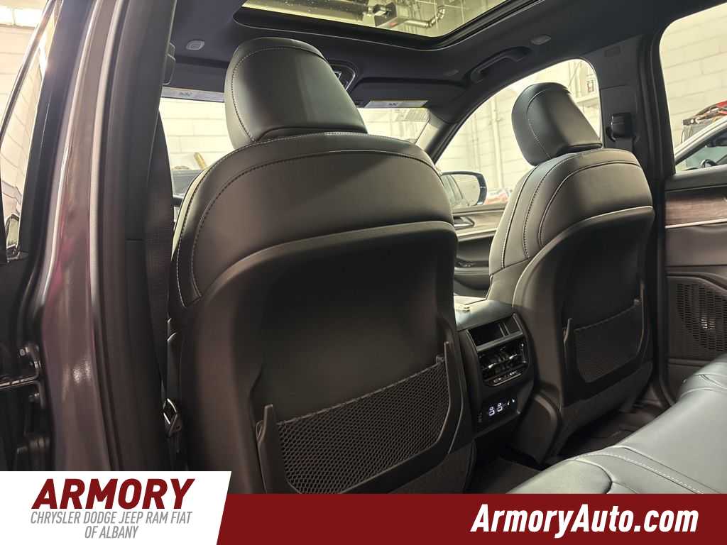 Thumbnail: 2025 Jeep Grand Cherokee - 27