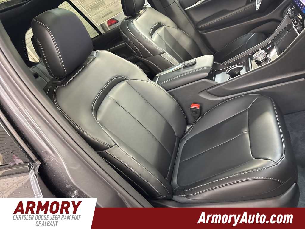 Thumbnail: 2025 Jeep Grand Cherokee - 40