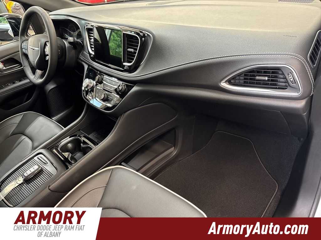 Thumbnail: 2026 Chrysler Pacifica - 41