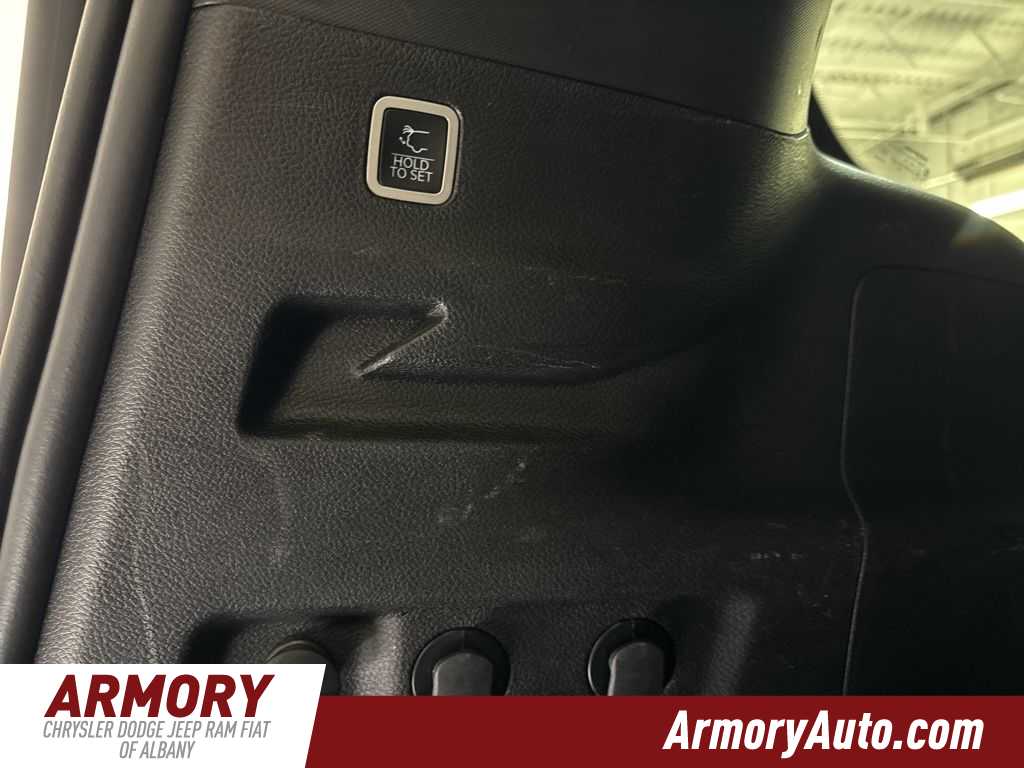 Thumbnail: 2024 Jeep Wagoneer - 34