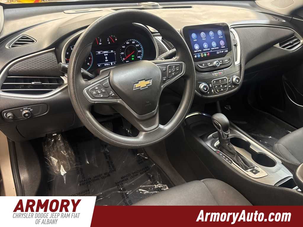 Thumbnail: 2023 Chevrolet Malibu - 9