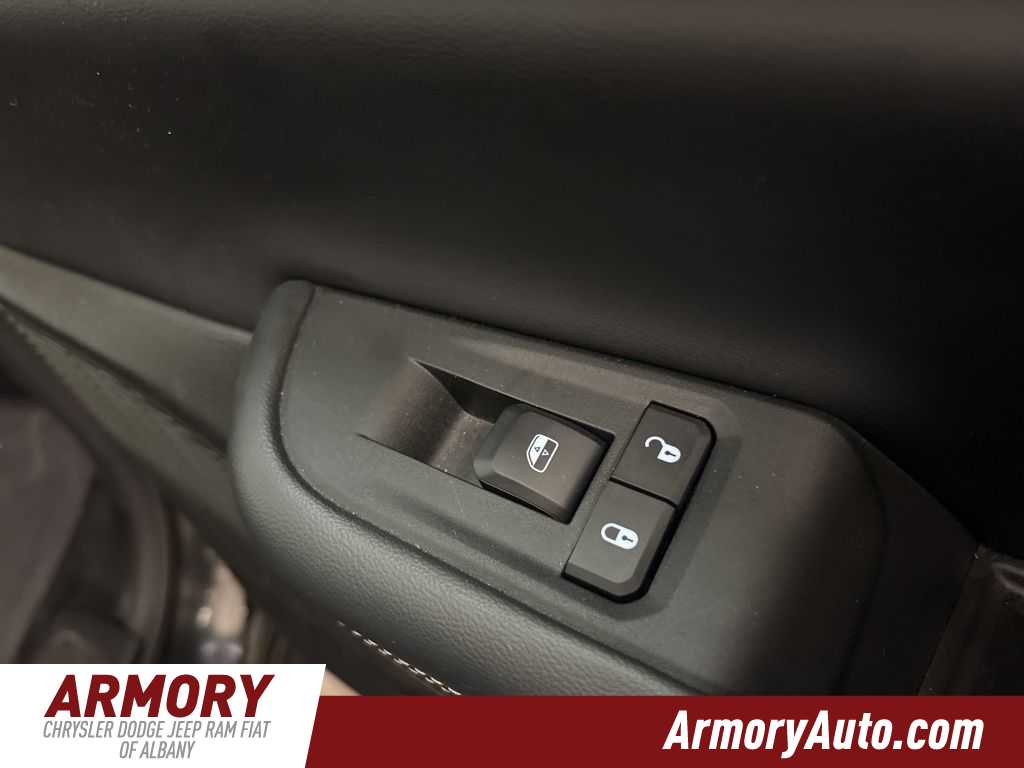 Thumbnail: 2023 Jeep Grand Cherokee L - 37