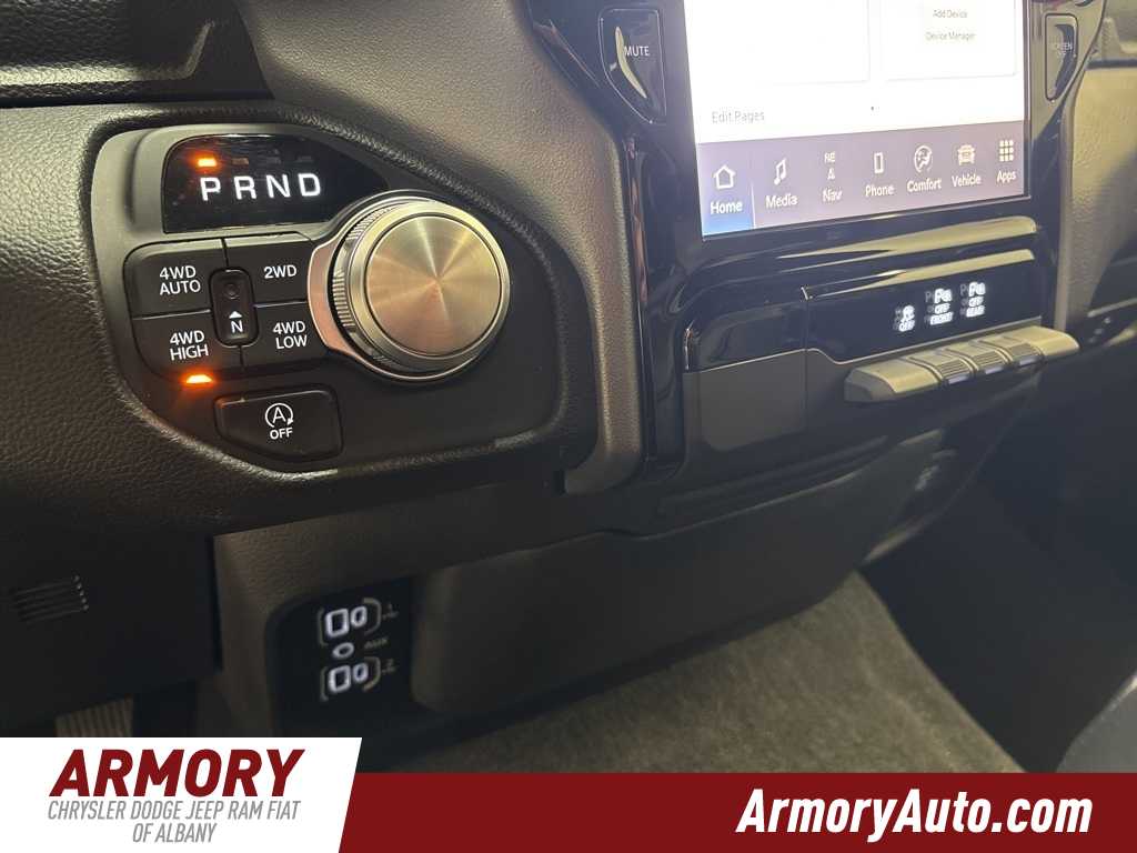 Thumbnail: 2025 RAM 1500 - 18