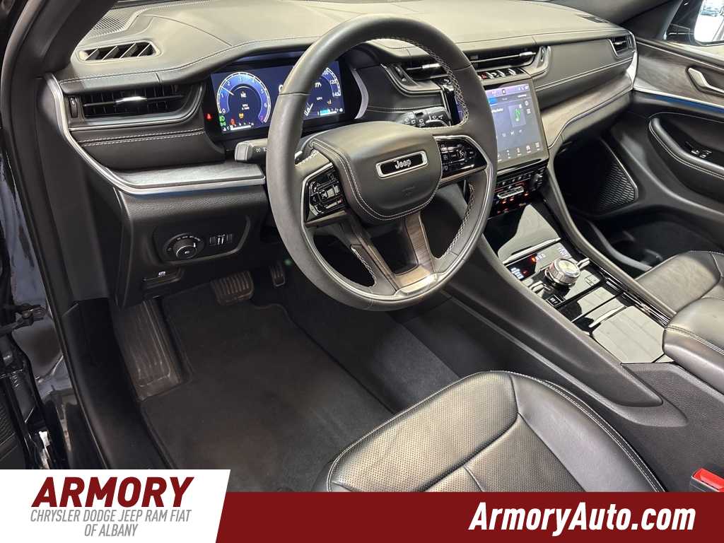 Thumbnail: 2023 Jeep Grand Cherokee - 10