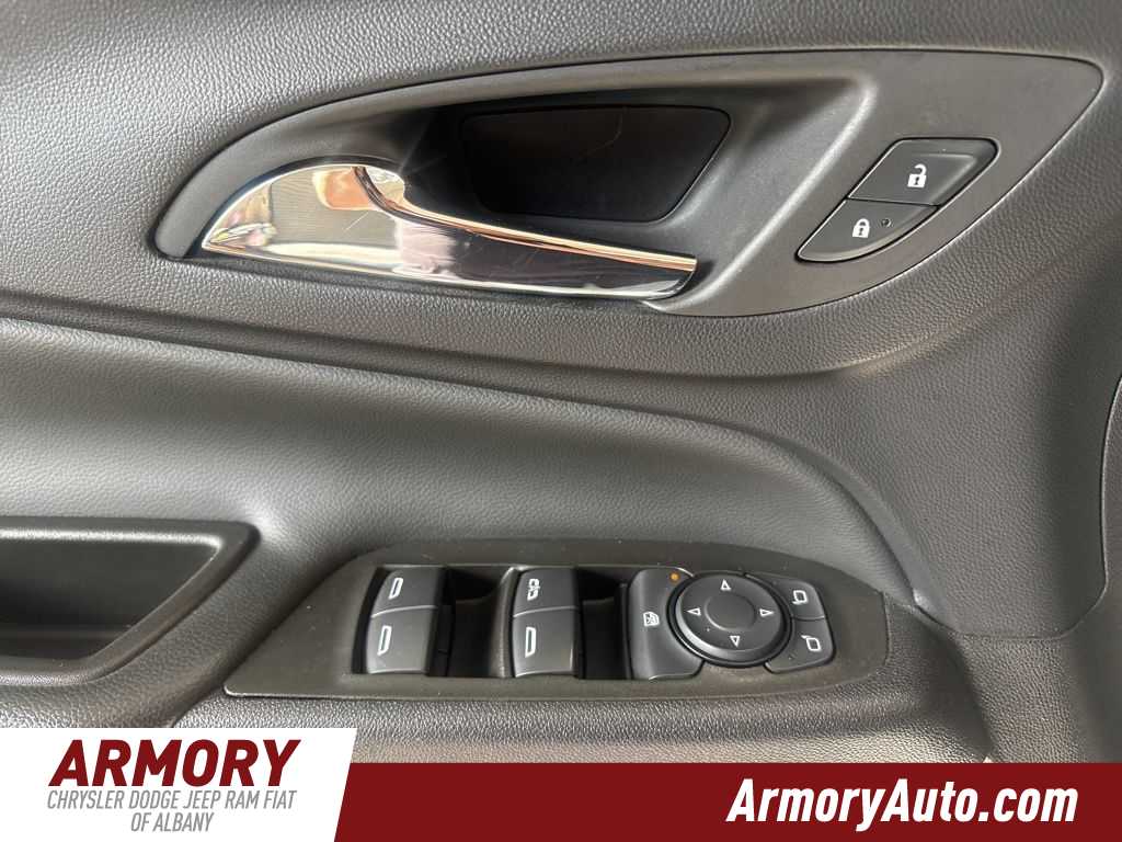 Thumbnail: 2023 Chevrolet Equinox - 7