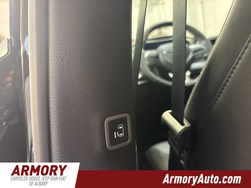 Thumbnail: 2026 Chrysler Pacifica - 29