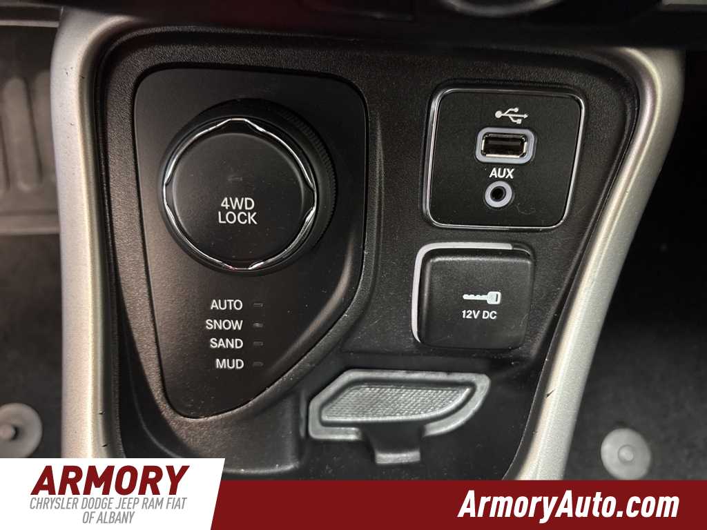 Thumbnail: 2018 Jeep Compass - 21