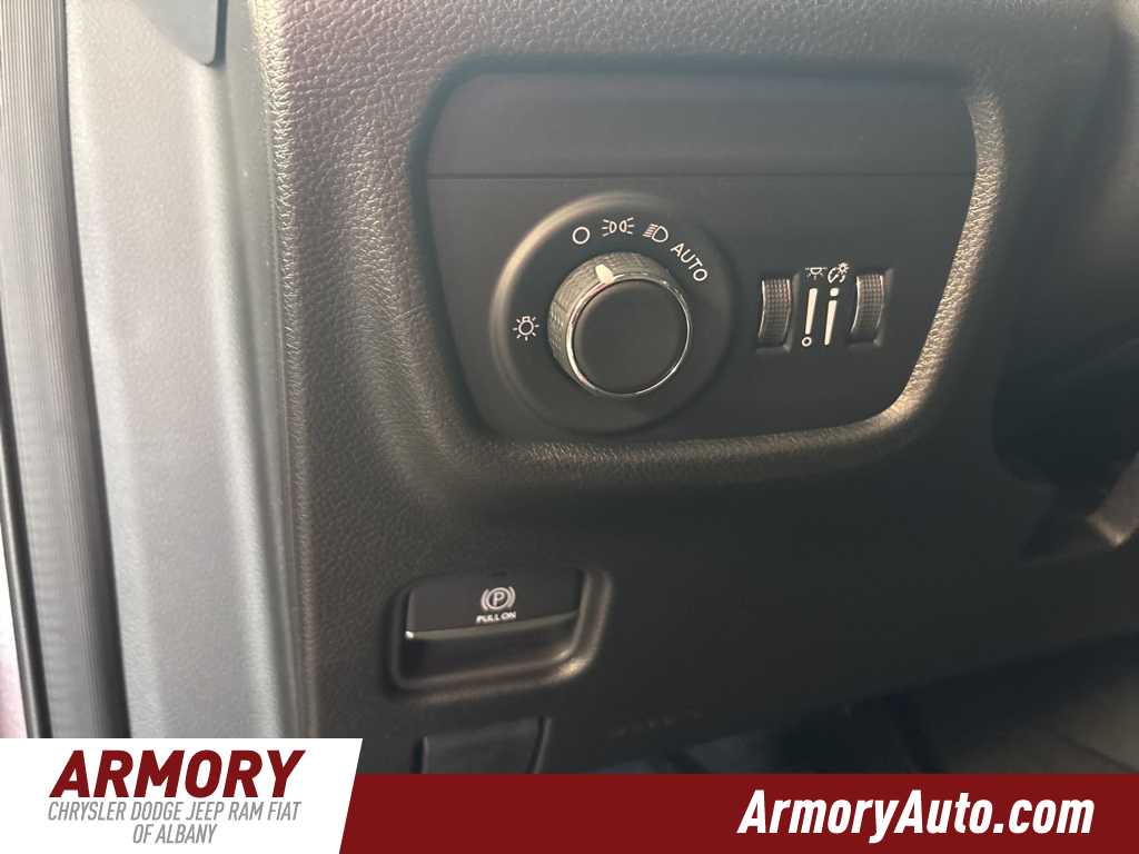 Thumbnail: 2025 Jeep Grand Cherokee - 10