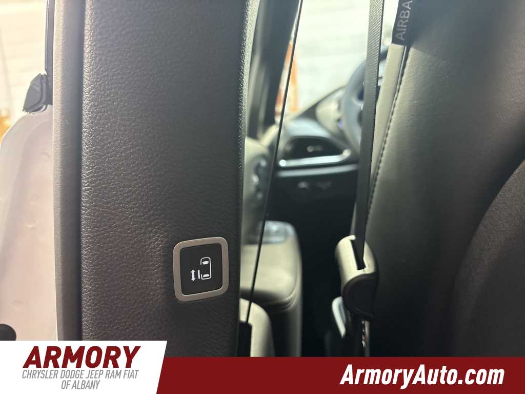 Thumbnail: 2026 Chrysler Pacifica - 32