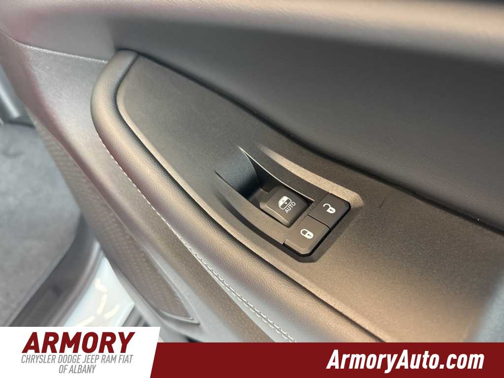 Thumbnail: 2025 Jeep Grand Cherokee - 34