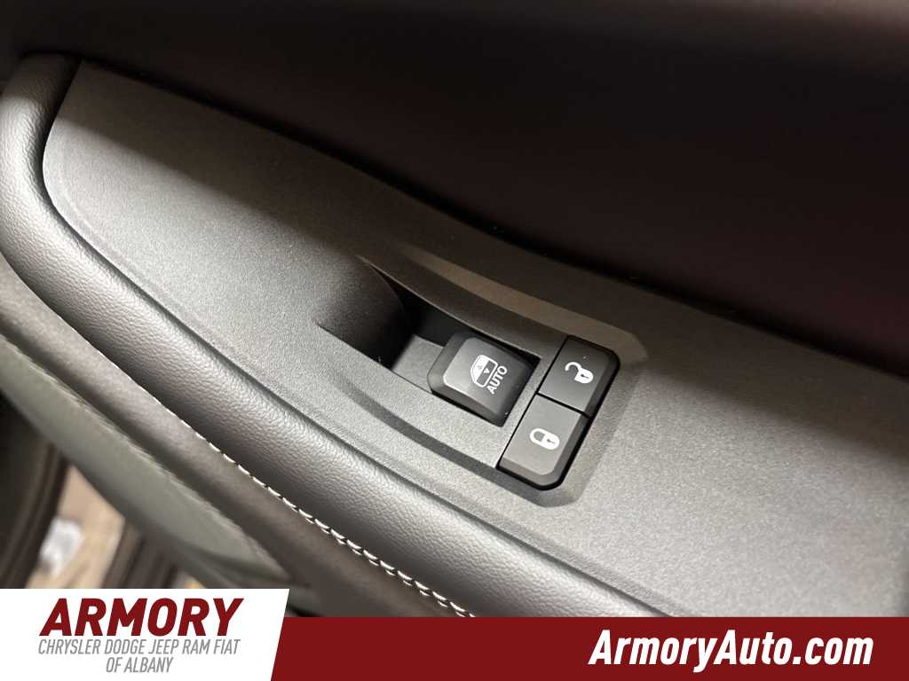 Thumbnail: 2026 Jeep Grand Cherokee - 35