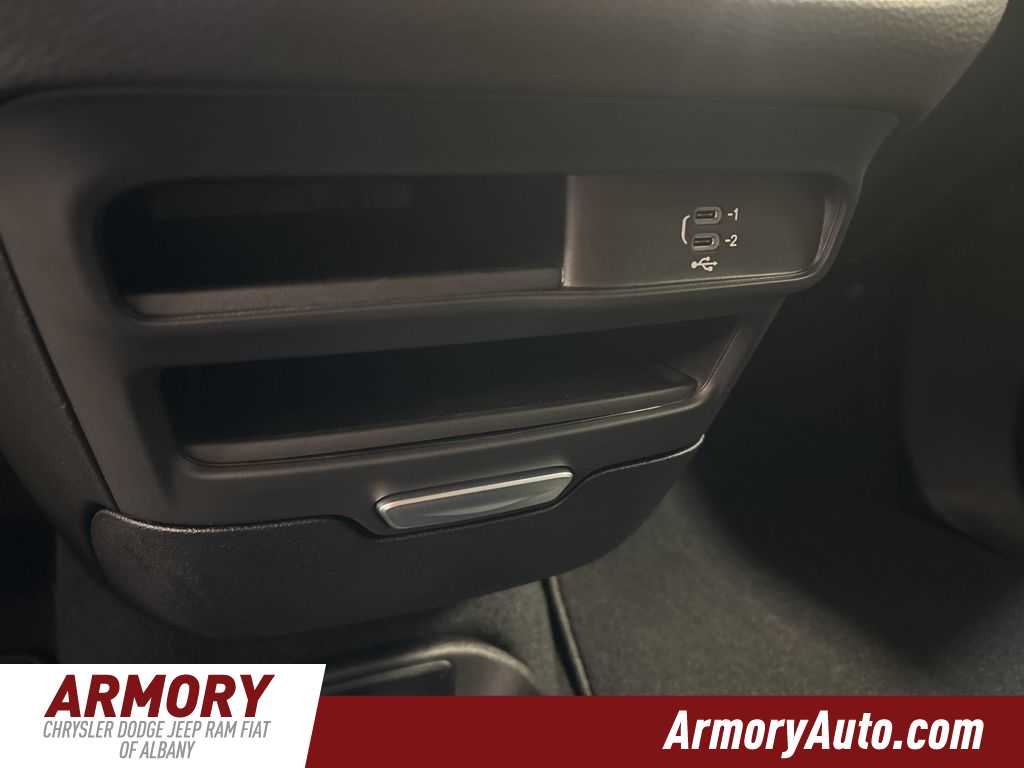 Thumbnail: 2026 Chrysler Pacifica - 22