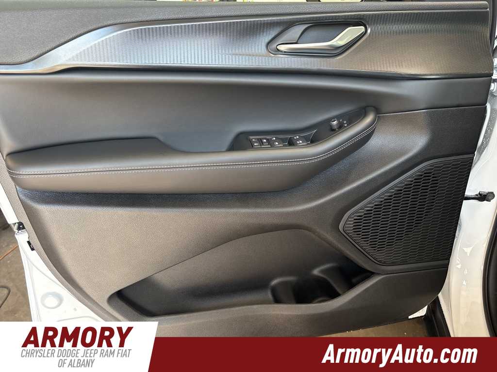 Thumbnail: 2025 Jeep Grand Cherokee - 7