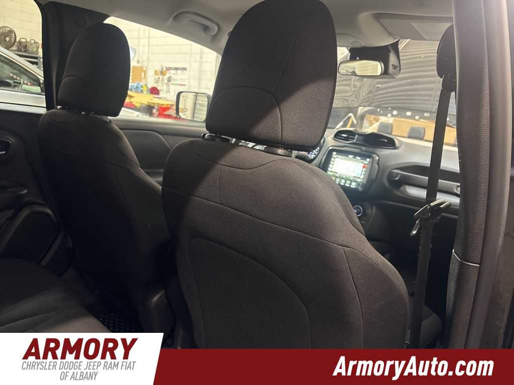 Thumbnail: 2023 Jeep Renegade - 30