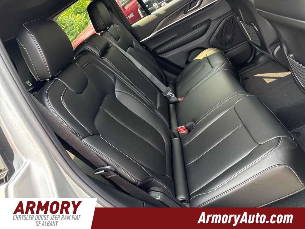 Thumbnail: 2025 Jeep Grand Cherokee - 28