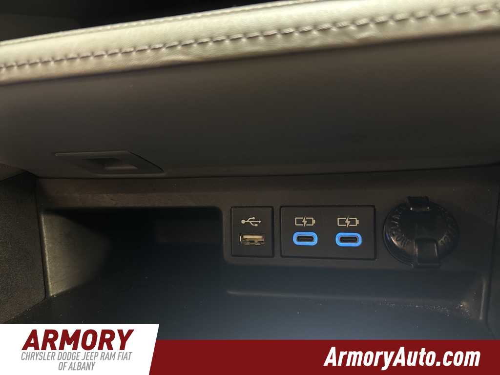 Thumbnail: 2022 Toyota Highlander - 18