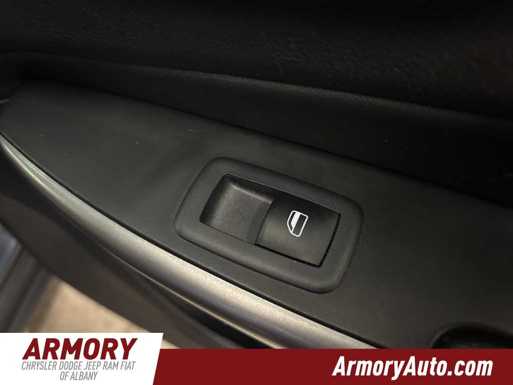 Thumbnail: 2019 Jeep Cherokee - 35