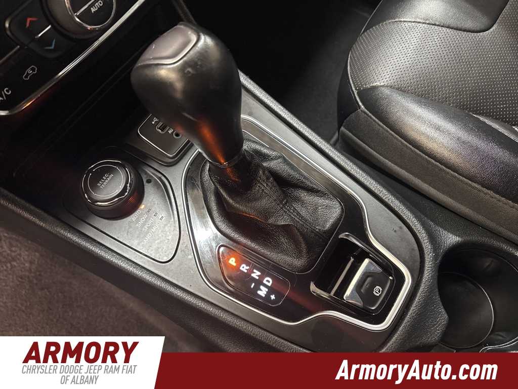 Thumbnail: 2023 Jeep Cherokee - 20