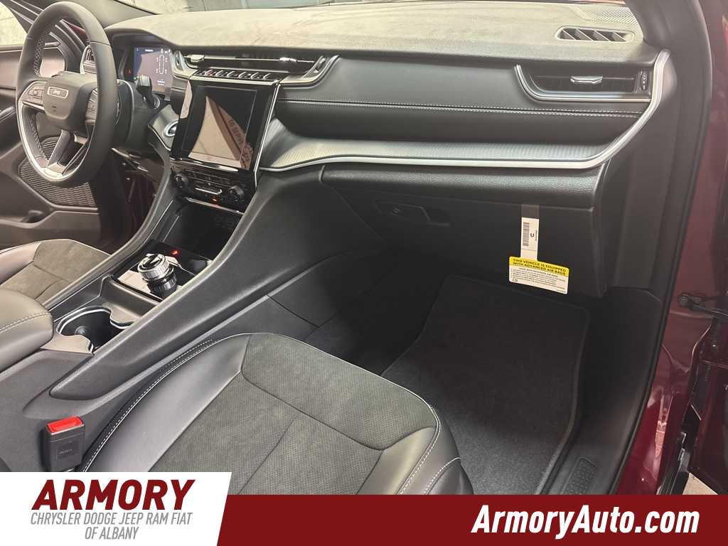 Thumbnail: 2025 Jeep Grand Cherokee L - 39