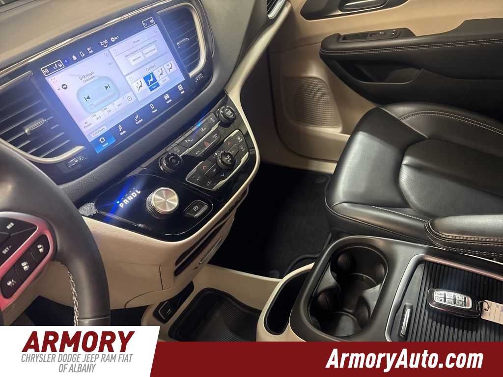 Thumbnail: 2023 Chrysler Pacifica - 15