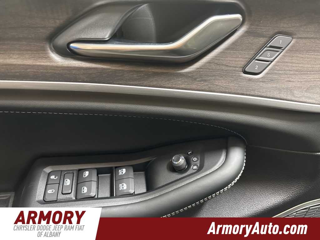 Thumbnail: 2026 Jeep Grand Cherokee - 8