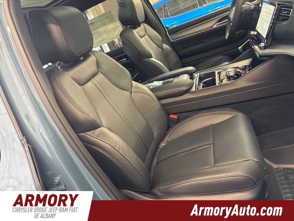 Thumbnail: 2026 Jeep Grand Wagoneer - 46