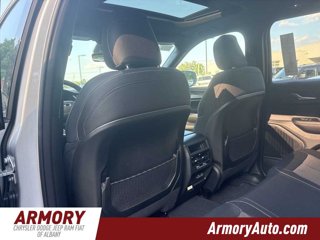 Thumbnail: 2025 Jeep Grand Cherokee - 14