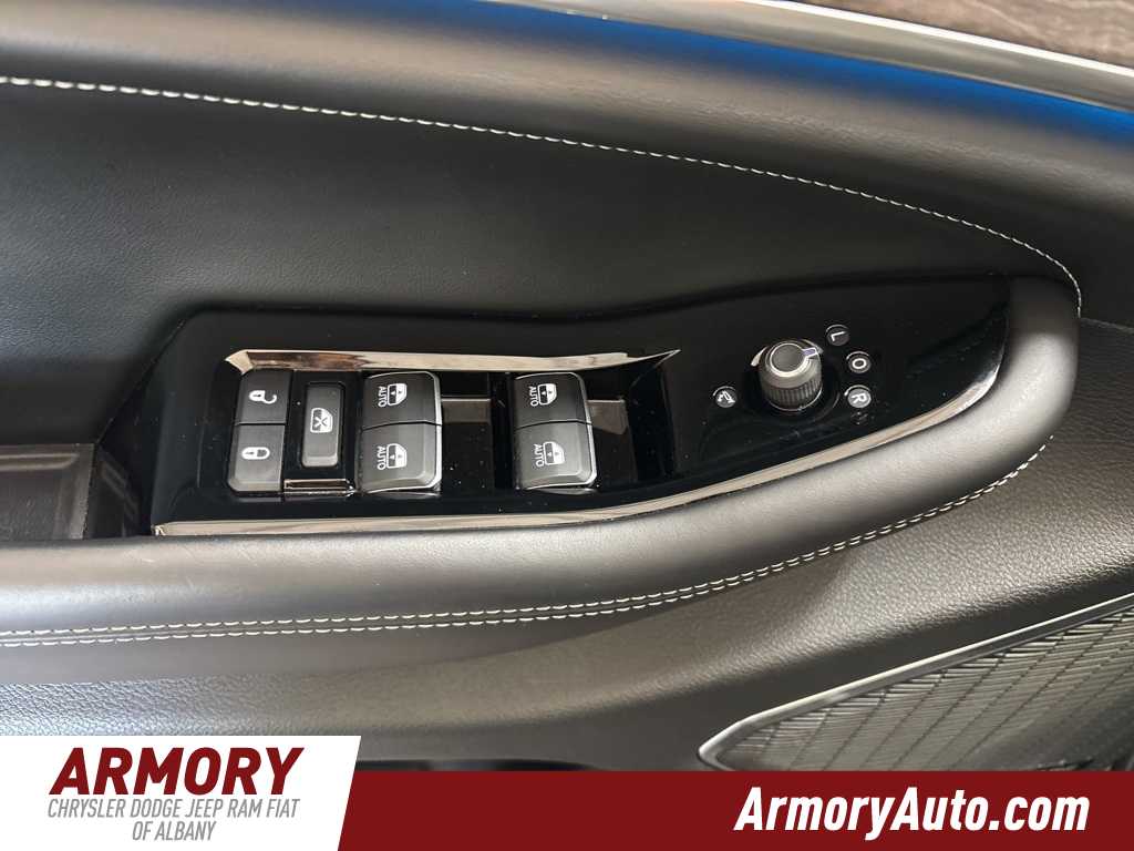 Thumbnail: 2023 Jeep Grand Cherokee - 8