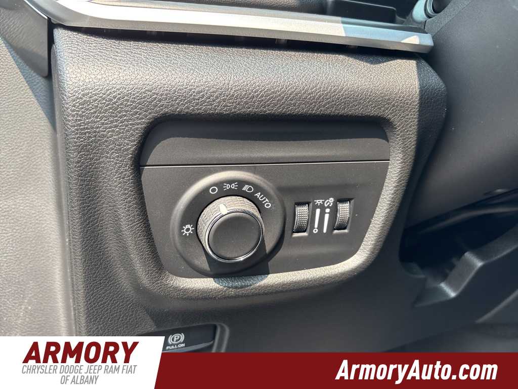 Thumbnail: 2025 Jeep Grand Cherokee - 12